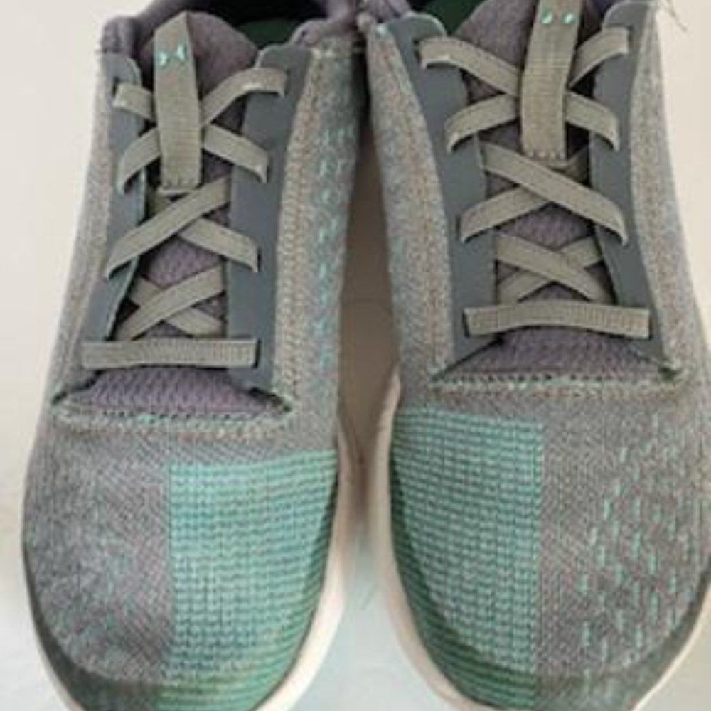 Under Armour BGS LIGHTNING 2 Sneakers Athletic Sz 3 Youth  Unisex Teal Gray